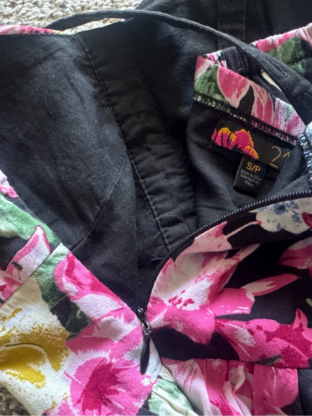 Forever 21 Mini Floral Flowers Sun Dress Pink Black Size Small - Picture 7 of 7